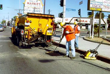 Pothole Truck Serves Valley Glen